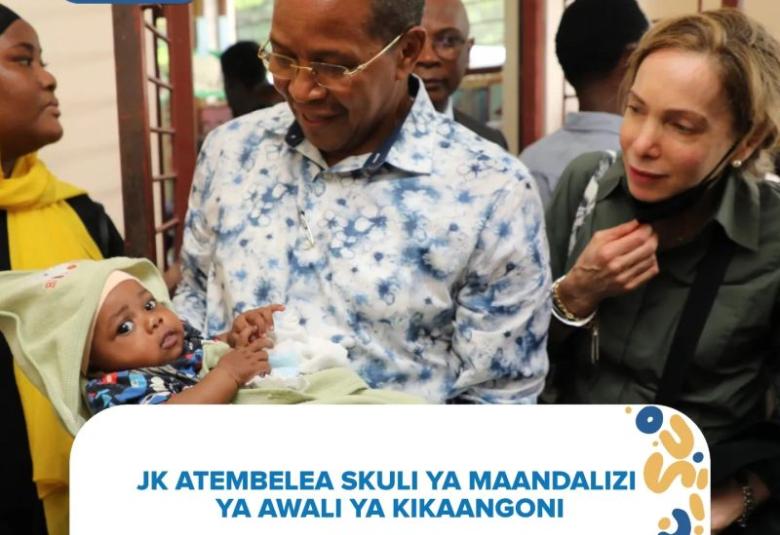 Dkt. Jakaya Mrisho Kikwete wametembelea skuli ya Maandalizi ya Awali ya Kikaangoni Wilaya ya Maagharibi