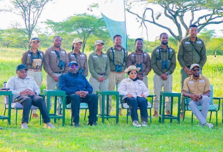 Waziri wa Maliasili na Utalii, Dkt. Ashatu Kijaji (Mb), baada ya kutembelea timu hiyo katika eneo la  Mamlaka ya Hifadhi ya Ngorongoro