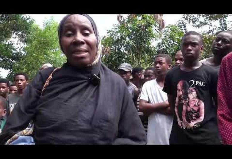 WANANCHI WAELEZA SAKATA LA MAPACHA KUJINYONGA