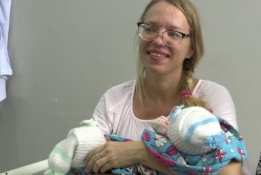 RAIA WA KIGENI AJIFUNGUA KITOGANI