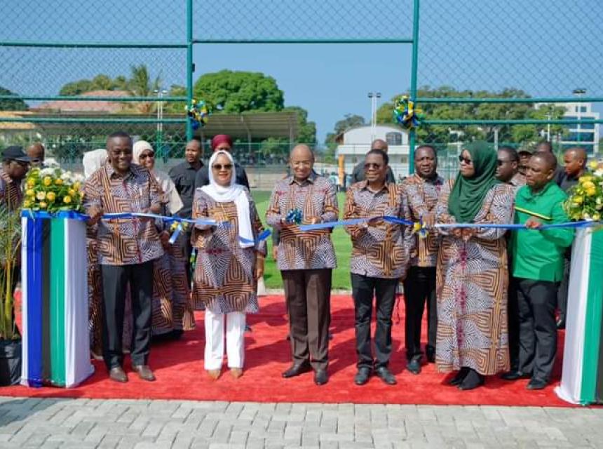 Dkt. Mwinyi akifungua rasmi Viwanja vya Matumbaku Sports Complex