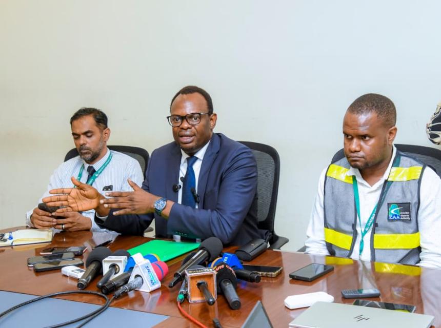 Mkurugenzi Mkuu wa Mamlaka ya Viwanja vya Ndege Zanzibar (ZAA), Ndugu Seif Abdalla Juma Akizungumza na Vyombo vya Habari
